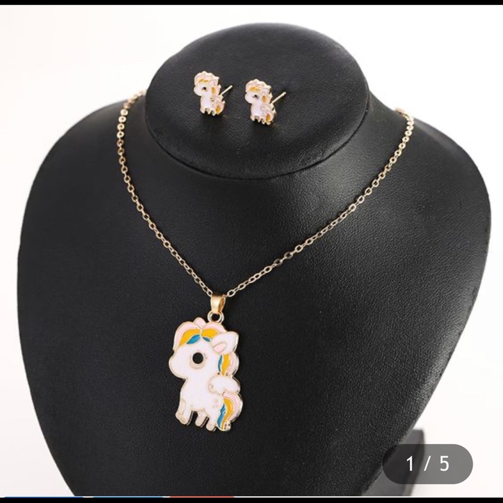 Pony Girl’s Short Necklace Earrings Set